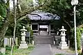 仁王門（宝暦2年（1752年）建造）。