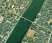 1974年。上流橋竣工、下流橋工事中。