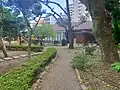 資料館へと続く道
