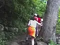 ダークホロー滝に通じるトレイル