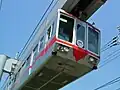 ライト形状の異なる402号車。