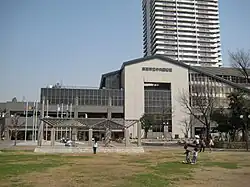 草加市立中央図書館