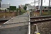 旧八高倉庫裏踏切（奥）と旧西武立川7号踏切（手前）（2009年5月）