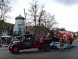 デンマークの日のバイキング山車