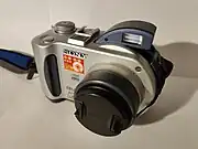 MVC-CD200ポップアップ式内蔵フラッシュ展開状態