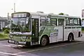 いすゞ製の大型短尺車 (5453)P-LT312J、1984年式富士重工製15型E車体架装車幅が中型車並みのナロータイプ。旭営業所に配属され、瀬谷駅 - 細谷戸線で専ら使用された。