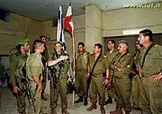 コルト・コマンドーを肩に携行するイスラエル国防軍および南レバノン軍の兵士