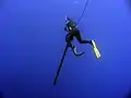 沖永良部島近くでイソマグロを狙う漁師。