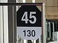 ここから130m間は45km/h以下で走行せよと言う意味。