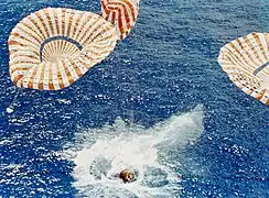 アポロ15号の着水 (NASA)