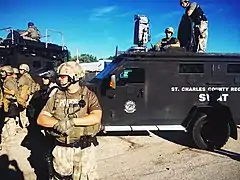 ファーガソンに到着したセントチャールズ郡のSWAT部隊
