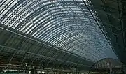 ロンドン、セント・パンクラス駅のユーロスター・ターミナルの大アーチ