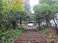 表参道石段石段の先には神門がある