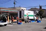 保冷車を利用した被災地での仮店舗(宮城県多賀城市)
