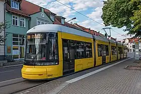 シュトラウスベルク鉄道の超低床電車のフレキシティ・ベルリン(2022年撮影)