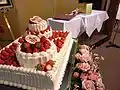 果物で装飾したウェディングケーキ(2007年、日本)