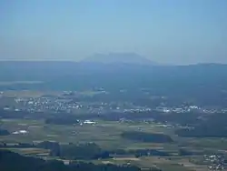 金御岳南麓(鹿児島方面)の風景(末吉町市街地、高隈山、桜島)
