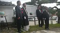 美濃市の教泉寺に設置された杉原千畝生誕地案内板の除幕式典(2018年10月13日)