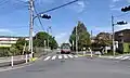 大型車両が通れる箇所もある(砧浄水場前バス停付近)。