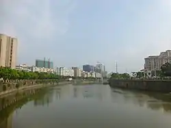 市街地を流れる西渓河
