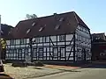 リンデン通り9番地の建物