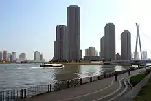 隅田川テラス（新川より）