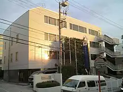 画像左 住電通信エンジニアリング事務所。