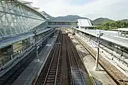 跨線橋から機場快線用通過線を望む