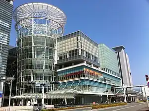 ホール棟