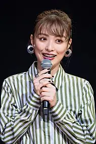 内田 理央