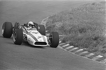 RA301を駆るサーティース（1968年オランダGP）