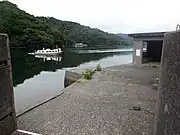 乗客が居ないことを確認すると直ちに向きを変える巡航船（福良乗船場）