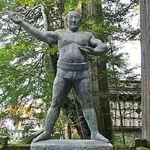 雷電爲右エ門銅像矢崎虎夫作。