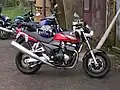 パールクリスタルレッド×パールネブラーブラックの車両