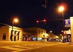 夜のダウンタウン