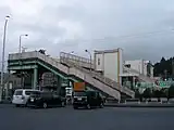 東口側から見た2つの跨線橋(2018年7月)