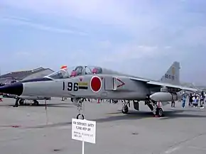 T-2高等練習機の最終号機(岩国基地で撮影)