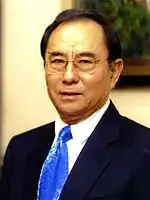 牟宗燦、経済学の博士号を持つ（カリフォルニア大学デービス校出身）、元カリフォルニア州立大学ロサンゼルス校副学長