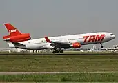 マクドネル・ダグラス MD-11（TAM航空時代、旧塗装）