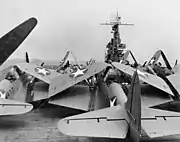SBDドーントレスやTBD-1デバステーターを駐機させた「レンジャー」。1942年