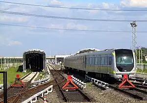 空港経済区駅の引き上げ線