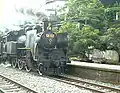 旧山線勝興駅にてクルーズトレインを牽引するCK124（2012年）