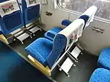 座席背面