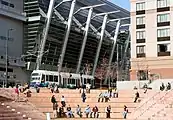 コンベンション・センター付近を走る電車（2007年撮影）