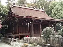 入母屋造 多田神社本殿(重文)(兵庫県川西市)