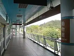 文湖線プラットホーム