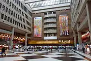 構内吹き抜け(1階)