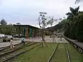 合興駅旧駅部分は小公園となっている。