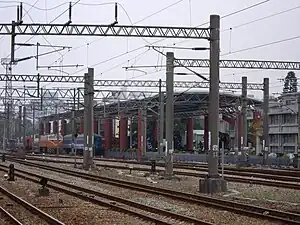 苗栗駅ホームから見た建物