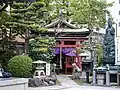 白竜明神（真中）、ぼけ封じ観音（右）